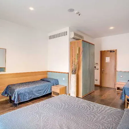 马肯托尼欧酒店 2* 罗马